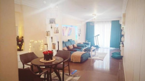 Lovely 3 bedroom condo with balcony families